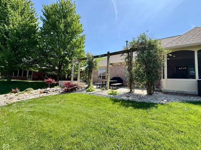 2868 Bloomsbury S, Greenwood, IN 46143