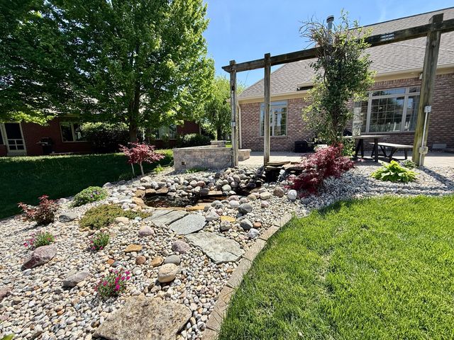 2868 Bloomsbury S, Greenwood, IN 46143