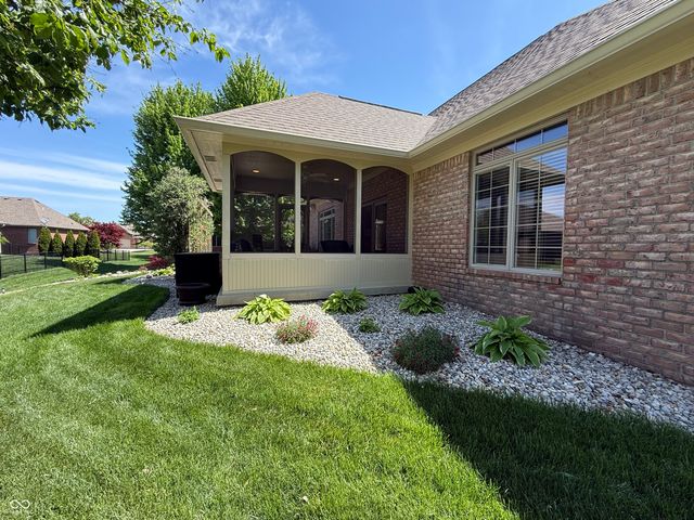 2868 Bloomsbury S, Greenwood, IN 46143