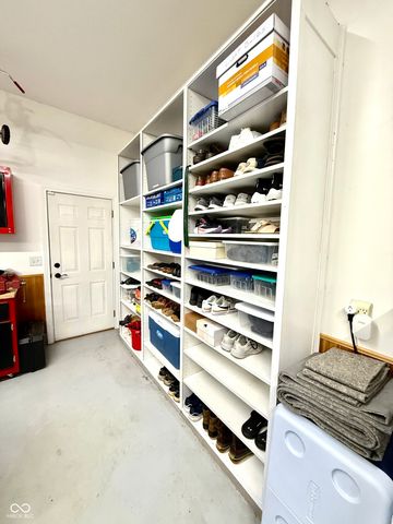 2868 Bloomsbury S, Greenwood, IN 46143