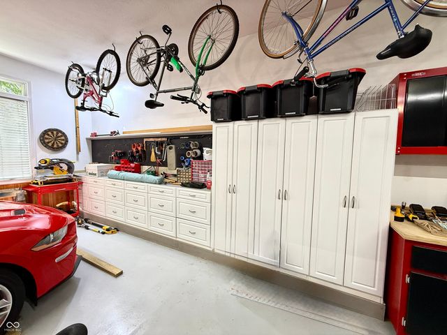 2868 Bloomsbury S, Greenwood, IN 46143