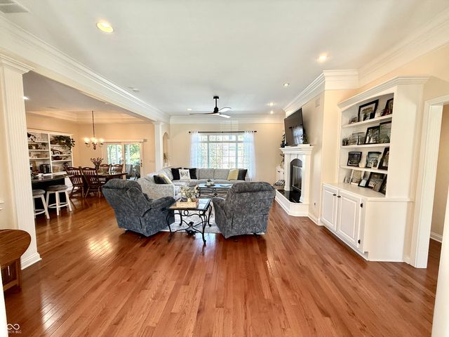 2868 Bloomsbury S, Greenwood, IN 46143