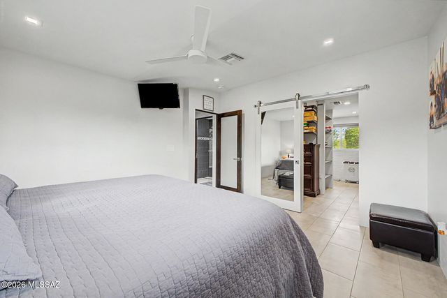 7409 E Calle La Vega, Tucson, AZ 85710
