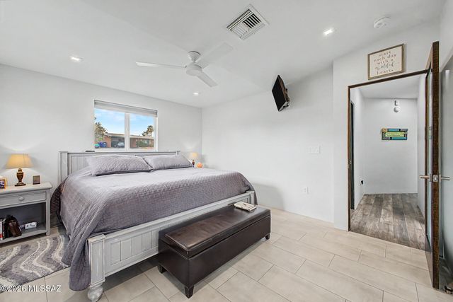 7409 E Calle La Vega, Tucson, AZ 85710