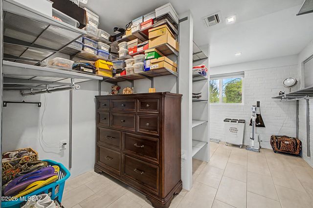 7409 E Calle La Vega, Tucson, AZ 85710