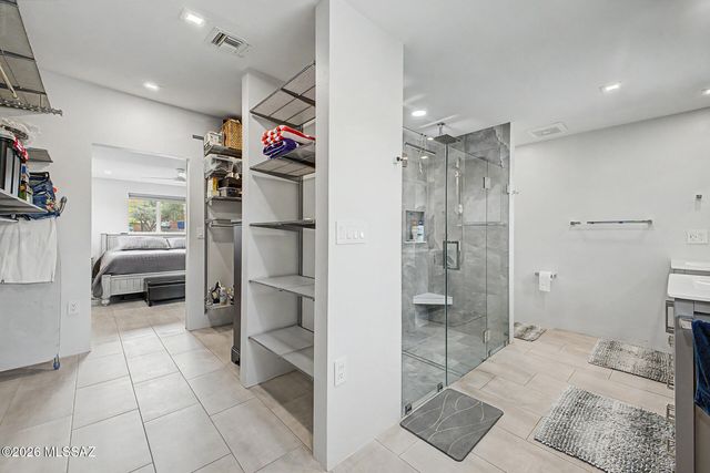 7409 E Calle La Vega, Tucson, AZ 85710