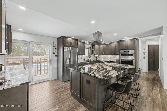 7409 E Calle La Vega, Tucson, AZ 85710