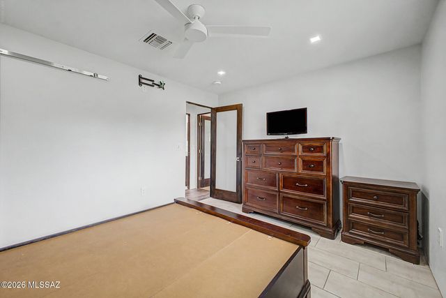 7409 E Calle La Vega, Tucson, AZ 85710