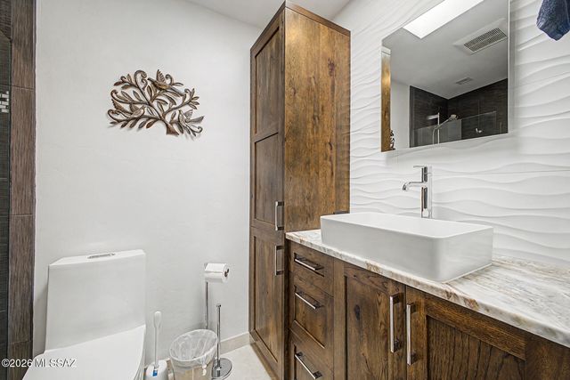 7409 E Calle La Vega, Tucson, AZ 85710