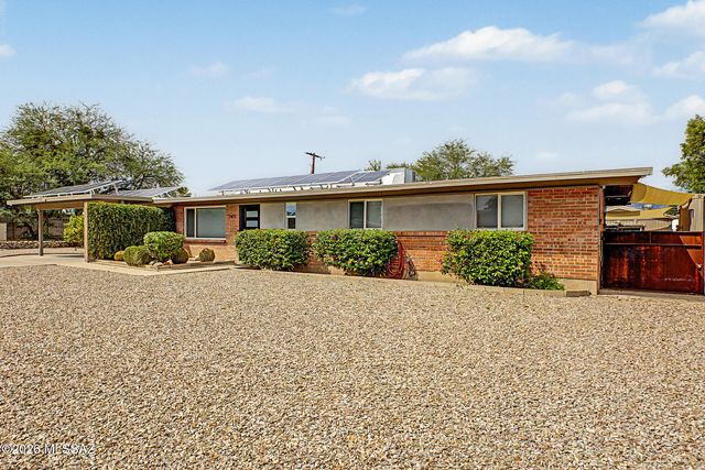 7409 E Calle La Vega, Tucson, AZ 85710
