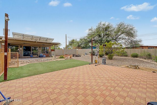 7409 E Calle La Vega, Tucson, AZ 85710