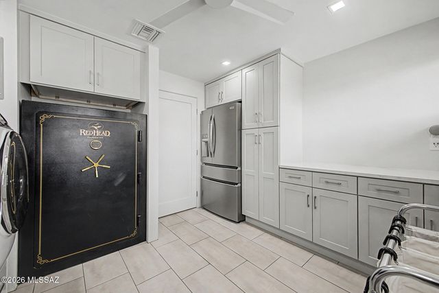 7409 E Calle La Vega, Tucson, AZ 85710