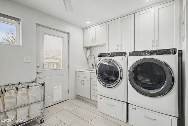 7409 E Calle La Vega, Tucson, AZ 85710