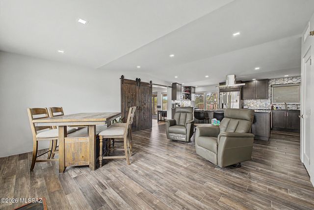 7409 E Calle La Vega, Tucson, AZ 85710
