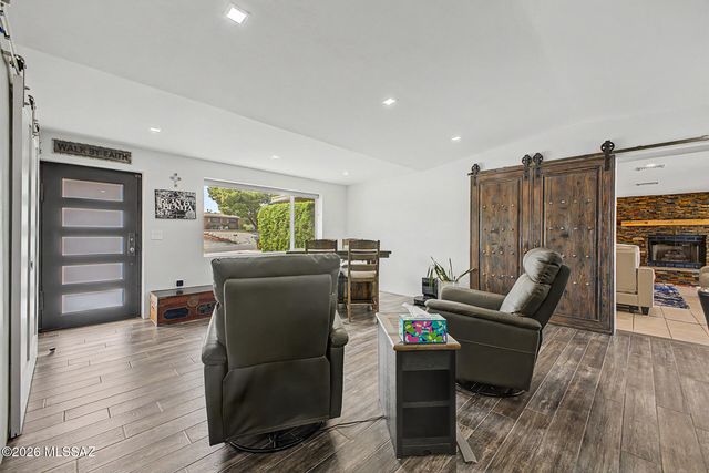7409 E Calle La Vega, Tucson, AZ 85710