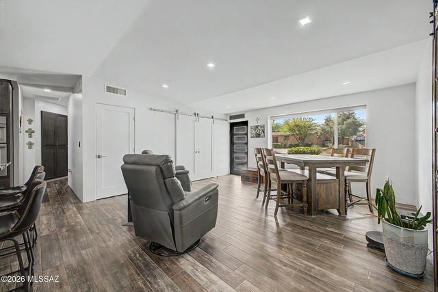 7409 E Calle La Vega, Tucson, AZ 85710