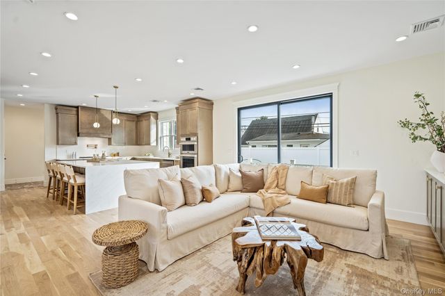 81 Bayview Avenue, Massapequa, NY 11758