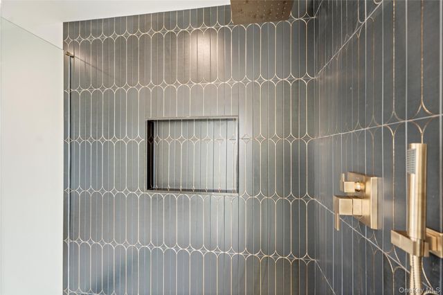 81 Bayview Avenue, Massapequa, NY 11758