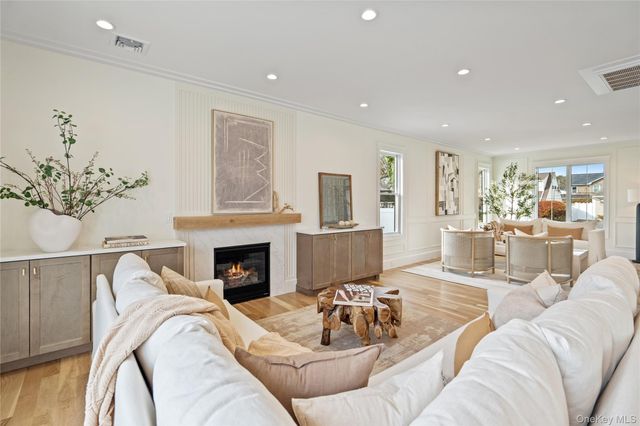 81 Bayview Avenue, Massapequa, NY 11758