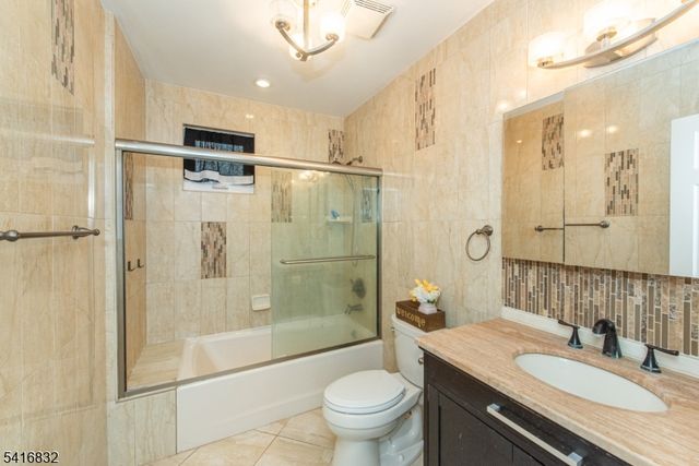 153 Orchard St, Elmwood Park Boro, NJ 07407