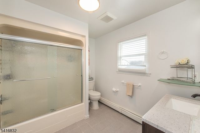 153 Orchard St, Elmwood Park Boro, NJ 07407