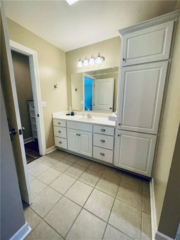 810 Arrowhead Circle, Maryville, MO 64468