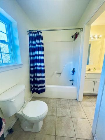 810 Arrowhead Circle, Maryville, MO 64468