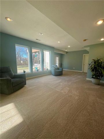 810 Arrowhead Circle, Maryville, MO 64468