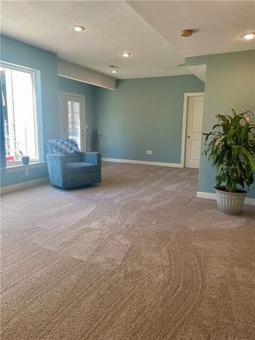 810 Arrowhead Circle, Maryville, MO 64468