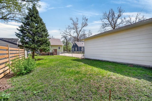 528 13th Street, West Des Moines, IA 50265