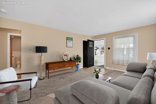 528 13th Street, West Des Moines, IA 50265
