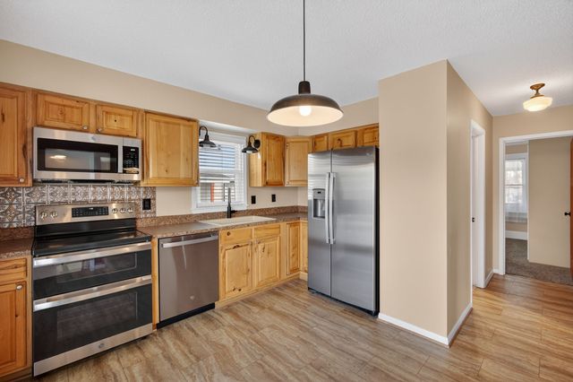528 13th Street, West Des Moines, IA 50265