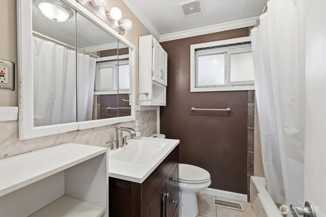 824 S 146th Street, Burien, WA 98168