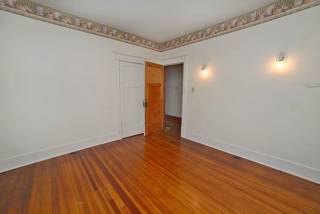 221 E Grove Street, Utica, IL 61373