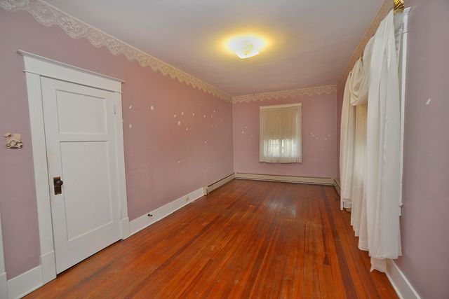 221 E Grove Street, Utica, IL 61373