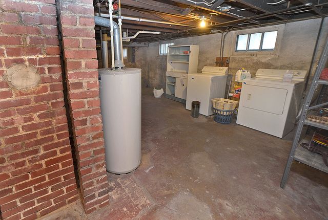 221 E Grove Street, Utica, IL 61373