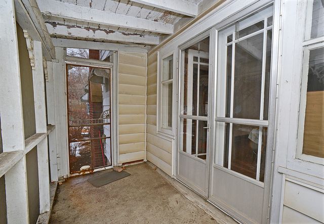 221 E Grove Street, Utica, IL 61373