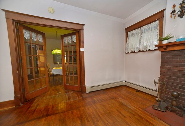 221 E Grove Street, Utica, IL 61373