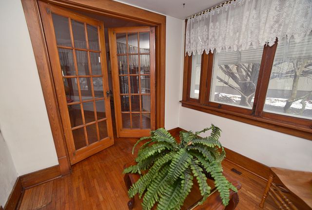 221 E Grove Street, Utica, IL 61373