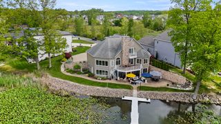 140 Lane 270a Hamilton Lake, Hamilton, IN 46742