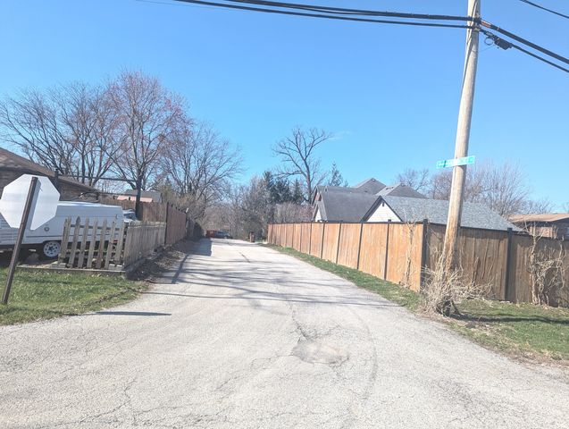 8473 ARCHER Avenue 104, Willow Springs, IL 60480