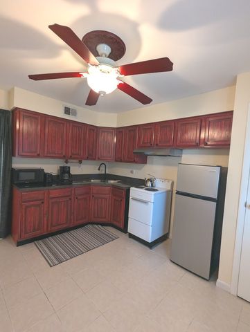 8473 ARCHER Avenue 104, Willow Springs, IL 60480