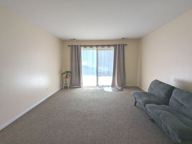 8473 ARCHER Avenue 104, Willow Springs, IL 60480