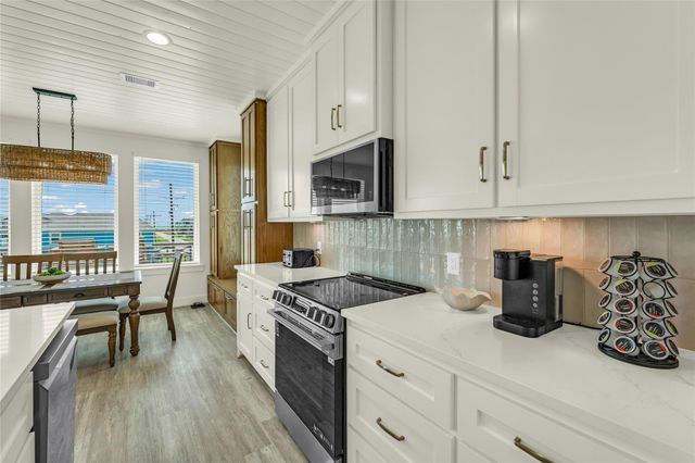 2200 Crab Street, Crystal Beach, TX 77650