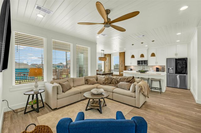 2200 Crab Street, Crystal Beach, TX 77650