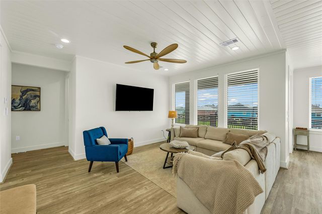 2200 Crab Street, Crystal Beach, TX 77650