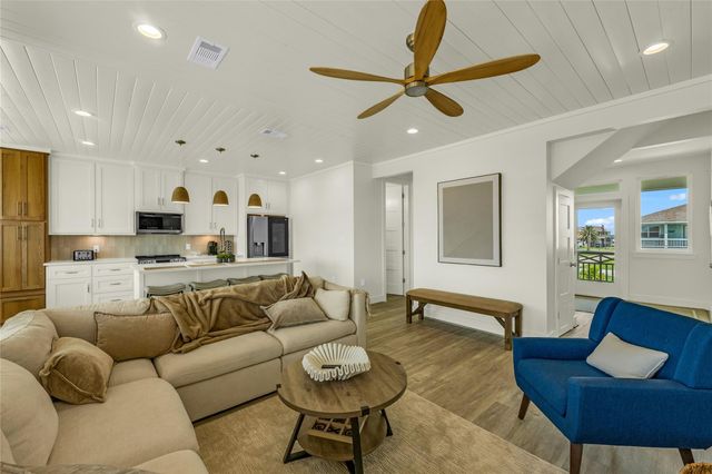 2200 Crab Street, Crystal Beach, TX 77650