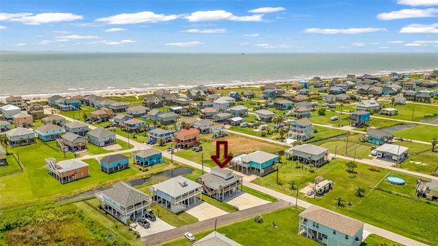 2200 Crab Street, Crystal Beach, TX 77650