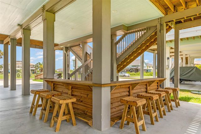 2200 Crab Street, Crystal Beach, TX 77650
