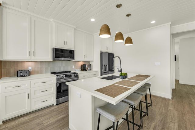 2200 Crab Street, Crystal Beach, TX 77650